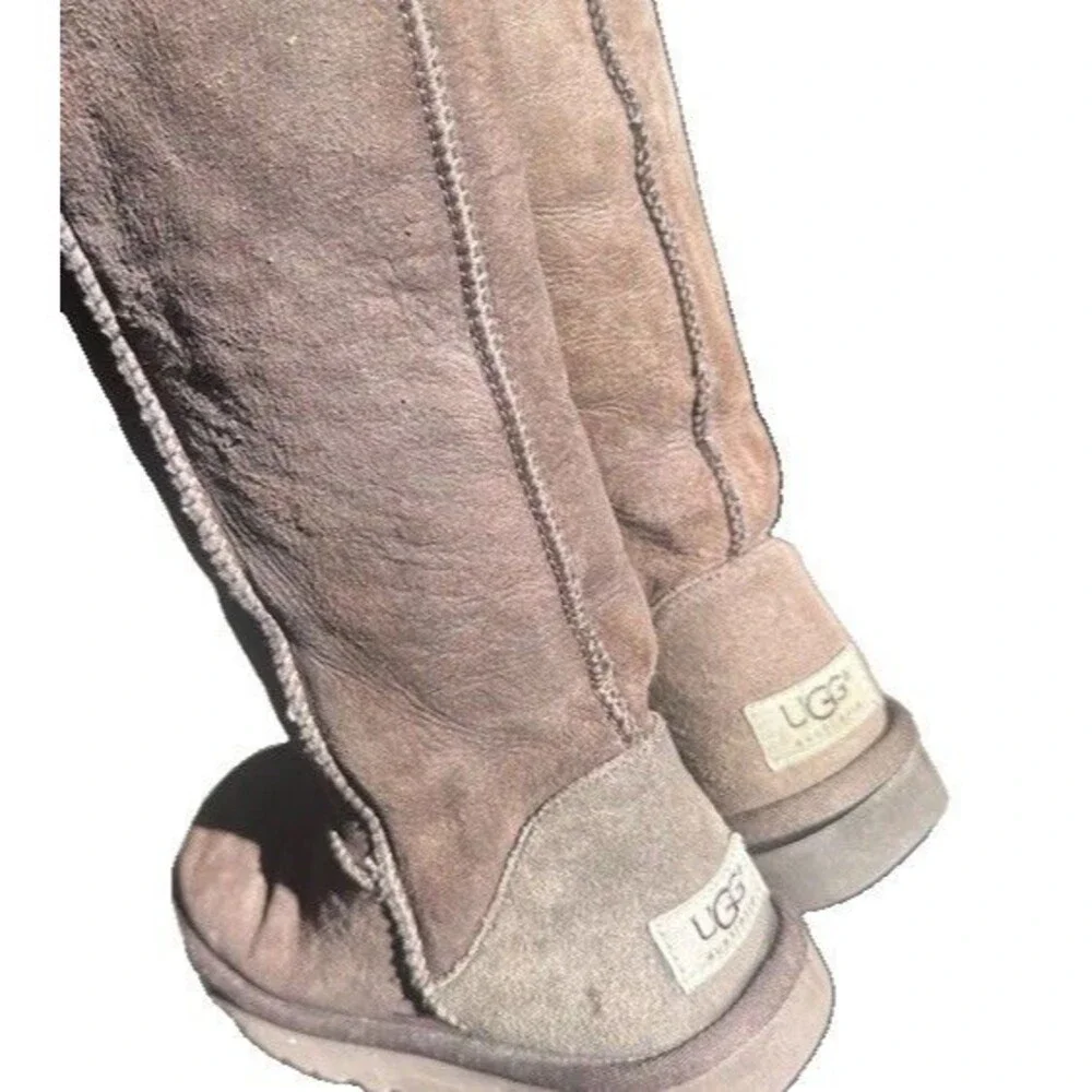 UGG Australia Classic Tall Boots Chocolate Brown Sheepskin Suede Women’s Size 6